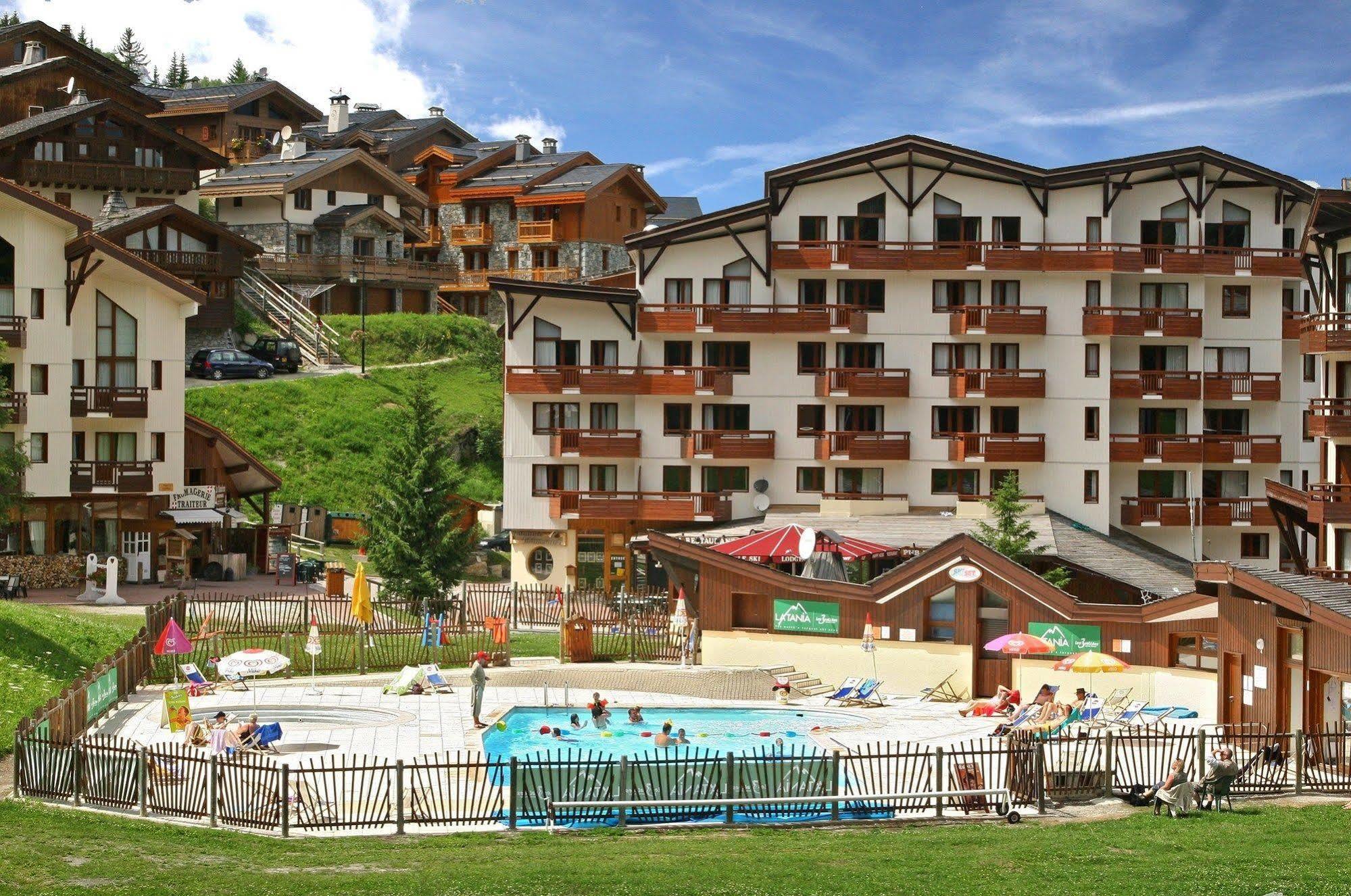 Résidence Pierre&Vacances Le Britania La Tania Esterno foto